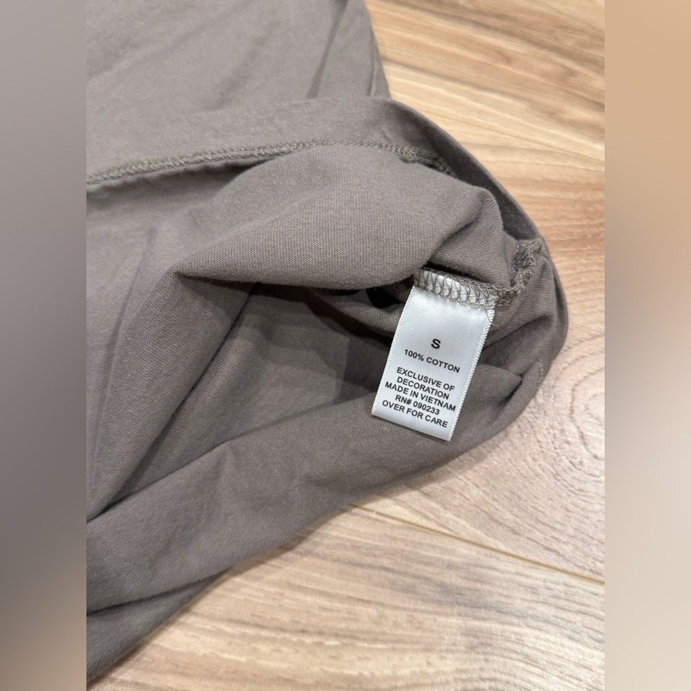 Essential Tshirt - image 5